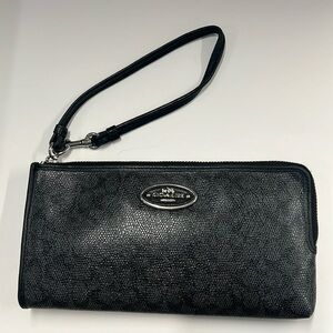 Coach Large Gray Black Pebbled Leather Wristlet Clutch Bag